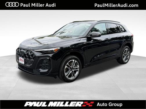 Mythos Black Metallic 2026 Audi Q5