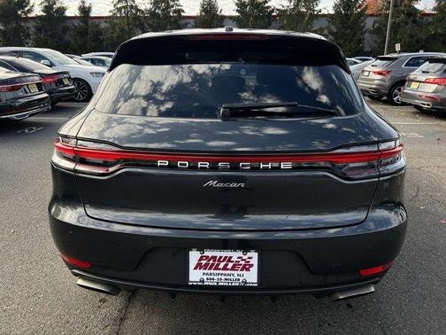 2021 Porsche Macan Base