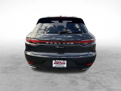 2021 Porsche Macan Base