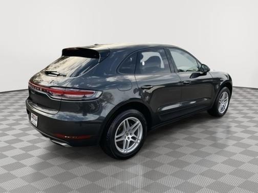2021 Porsche Macan Base