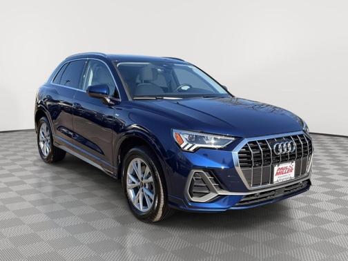 2023 Audi Q3 45 S line Premium