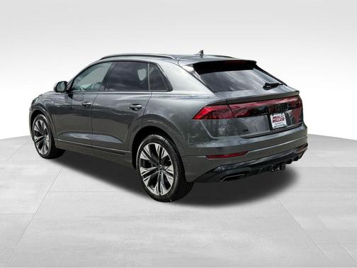 Daytona Gray Pearl 2026 Audi Q8 55 Premium