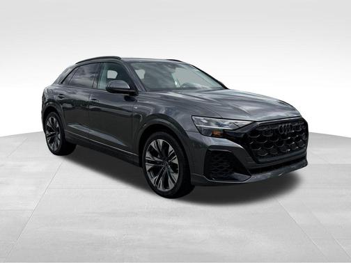 Daytona Gray Pearl 2026 Audi Q8 55 Premium
