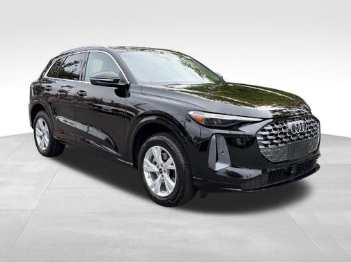 Mythos Black Metallic 2026 Audi Q5