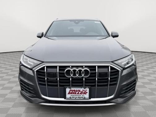 2023 Audi Q7 45 Premium Plus