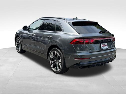 Daytona Gray Pearl 2026 Audi Q8 55 Premium