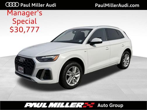 Glacier White Metallic 2023 Audi Q5 45 S line quattro Premium