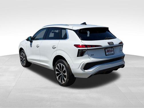 Glacier White Metallic 2026 Audi Q3 S line