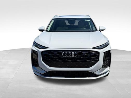 Glacier White Metallic 2026 Audi Q3 S line