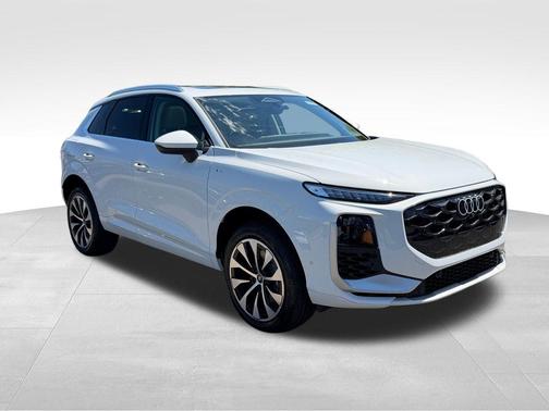 Glacier White Metallic 2026 Audi Q3 S line