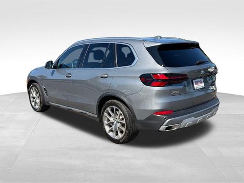 Skyscraper Gray Metallic 2024 BMW X5 xDrive40i