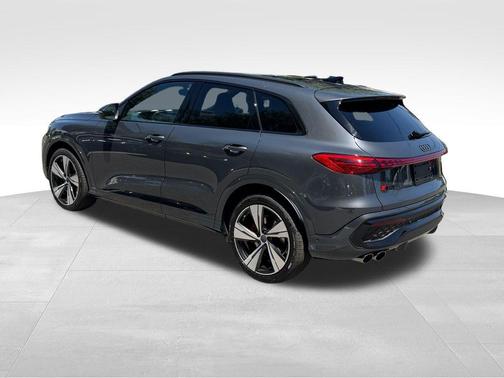 Tambora Flame 2026 Audi SQ5 3.0T Premium Plus
