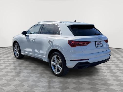 2023 Audi Q3 45 S line Premium
