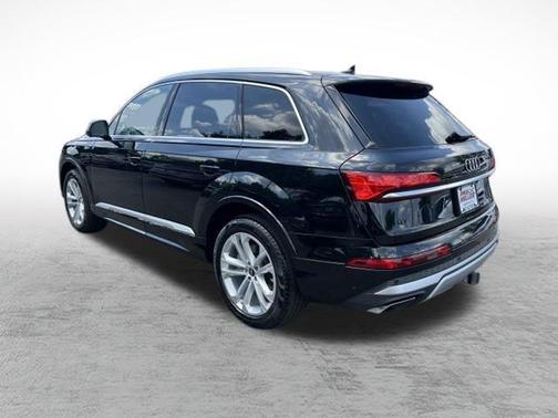 2025 Audi Q7 45 Premium