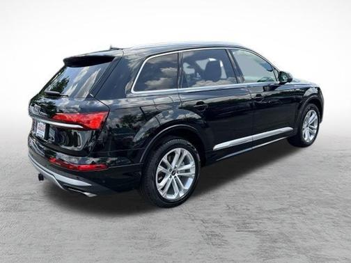 2025 Audi Q7 45 Premium