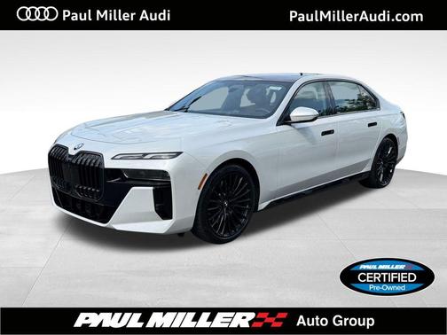 Mineral White Metallic 2025 BMW 740 i xDrive