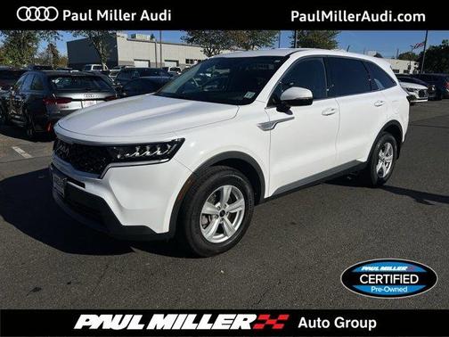 2022 Kia Sorento LX
