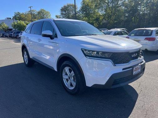 2022 Kia Sorento LX