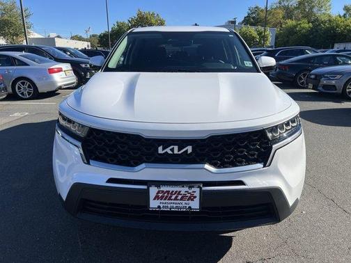 2022 Kia Sorento LX