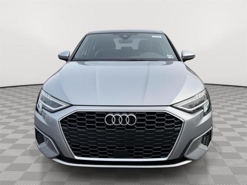 Florett Silver Metallic 2023 Audi A3 Premium Plus