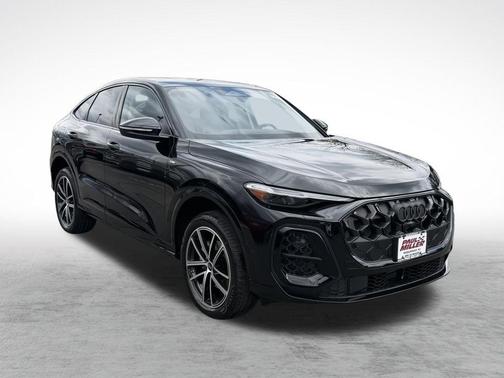 Mythos Black Metallic 2026 Audi Q5 PLUS