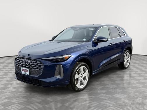 Navarra Blue Metallic 2025 Audi Q5 2.0T quattro Premium