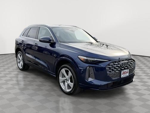 Navarra Blue Metallic 2025 Audi Q5 2.0T quattro Premium