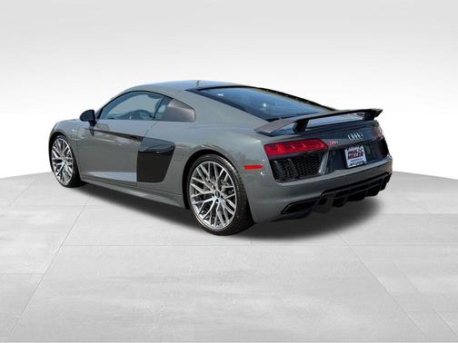 Audi Exclusive Color 2017 Audi R8 5.2 quattro Plus