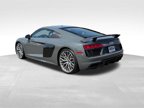 Audi Exclusive Color 2017 Audi R8 5.2 quattro Plus