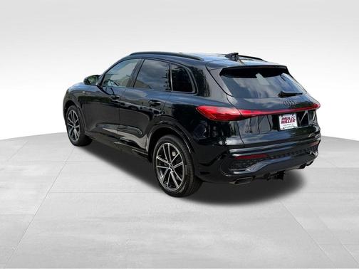Mythos Black Metallic 2026 Audi Q5 PRESTIGE