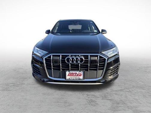 2023 Audi Q7 45 Premium