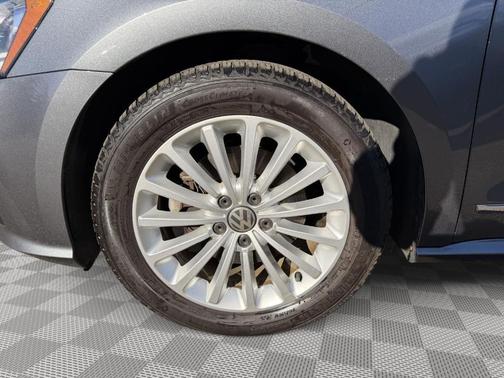 2017 Volkswagen Passat 1.8T SE