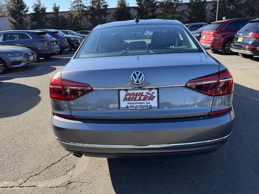 2017 Volkswagen Passat 1.8T SE