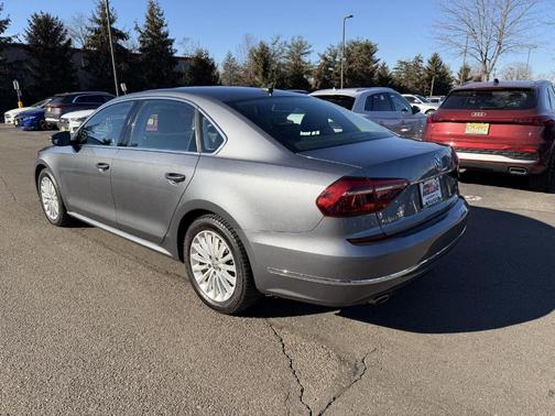 2017 Volkswagen Passat 1.8T SE