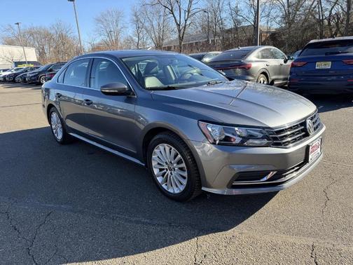2017 Volkswagen Passat 1.8T SE