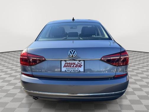 2017 Volkswagen Passat 1.8T SE