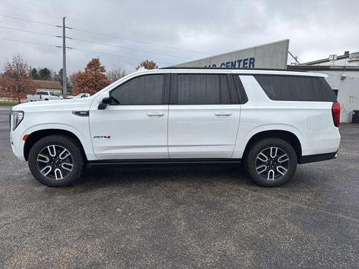 2022 GMC Yukon XL AT4 4X4