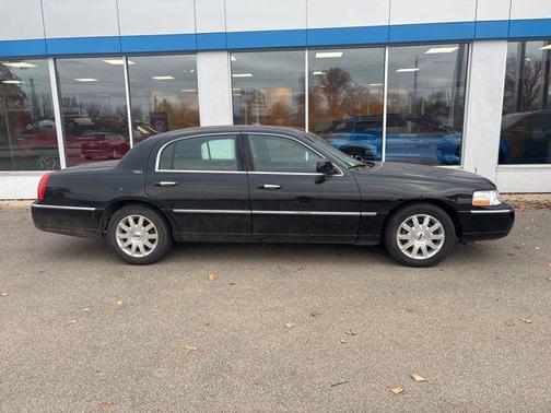 2009 Lincoln Town Car Signature