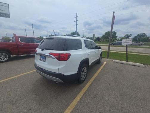 2017 GMC Acadia SLE-2