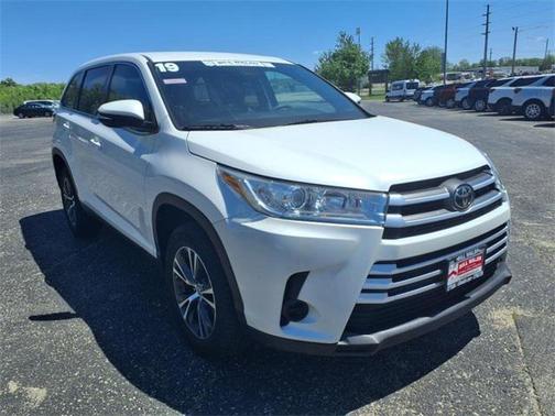 2019 Toyota Highlander LE