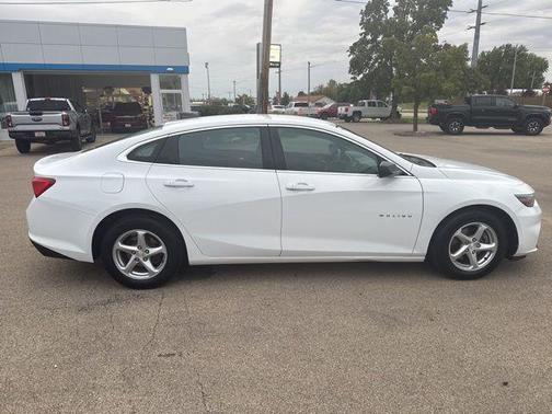 2017 Chevrolet Malibu 1LS