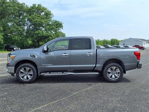 2017 Nissan Titan SL