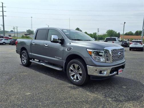 2017 Nissan Titan SL