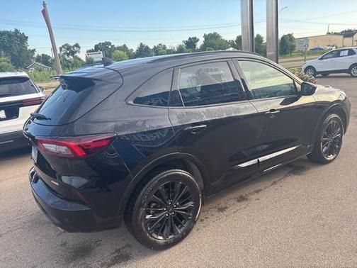2025 Ford Escape ST-Line Elite