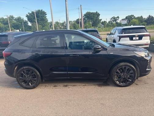 2025 Ford Escape ST-Line Elite