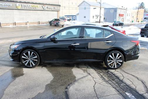 2021 Nissan Altima 2.5 Platinum