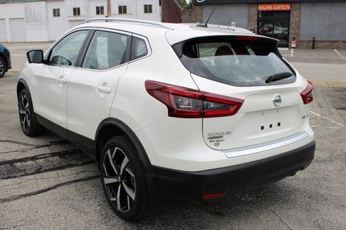 2022 Nissan Rogue Sport SL
