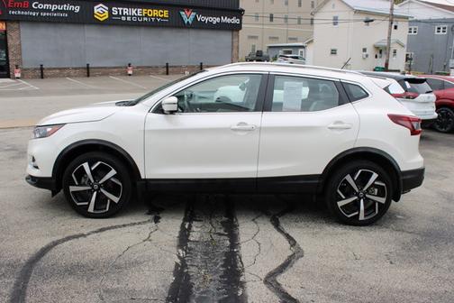 2022 Nissan Rogue Sport SL