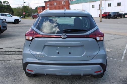 Boulder Gray Pearl 2023 Nissan Kicks SV