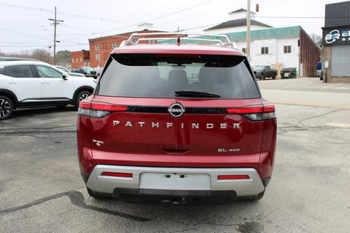 2023 Nissan Pathfinder SL